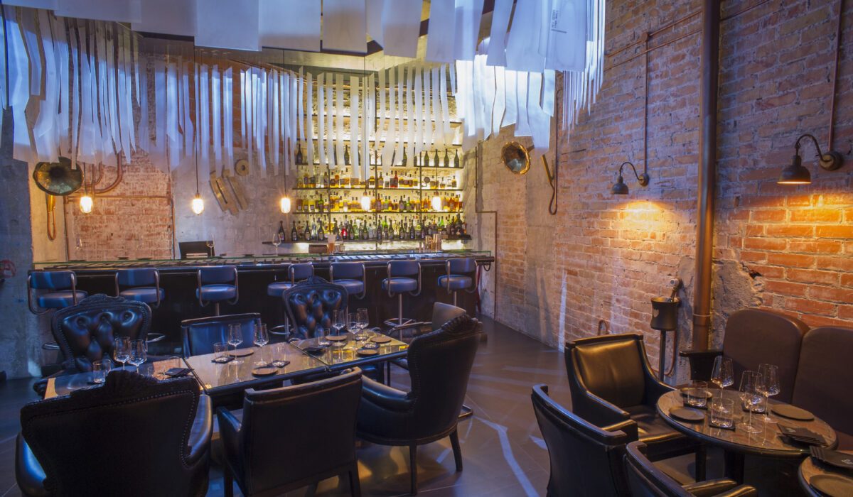 Cocktail bar
